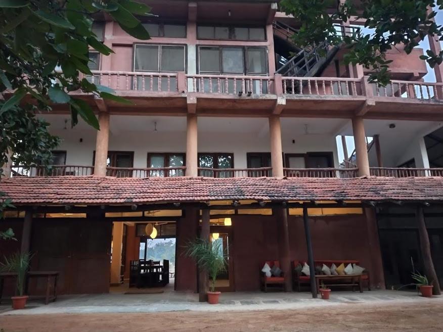 Emerald Tiger Retreat Tala  Exterior photo